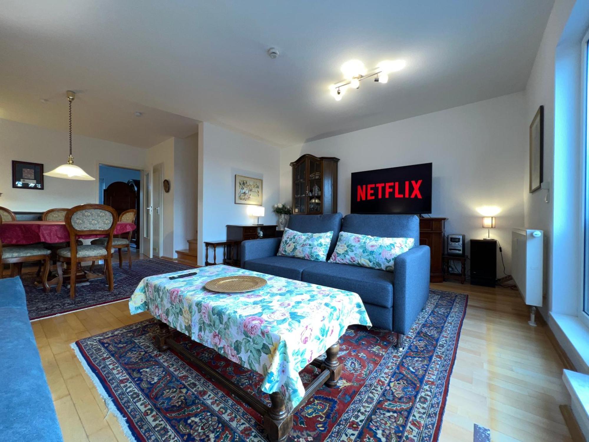 Maisonette Penthouse Fuer 8 Personen By Rabe - Free Netflix & Kostenloser Parkplatz & Grosse Terrasse Karlsruhe Eksteriør bilde